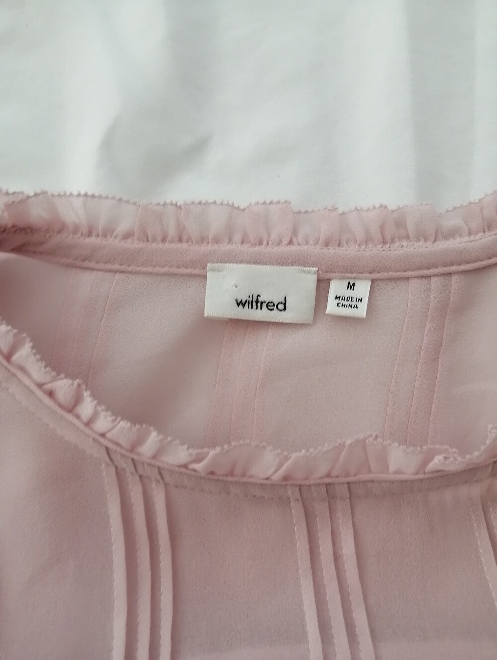 Aritzia Wilfred Lourdes Pink Pleated Chiffon Blouse Shoulder Button Medium - Picture 10 of 15
